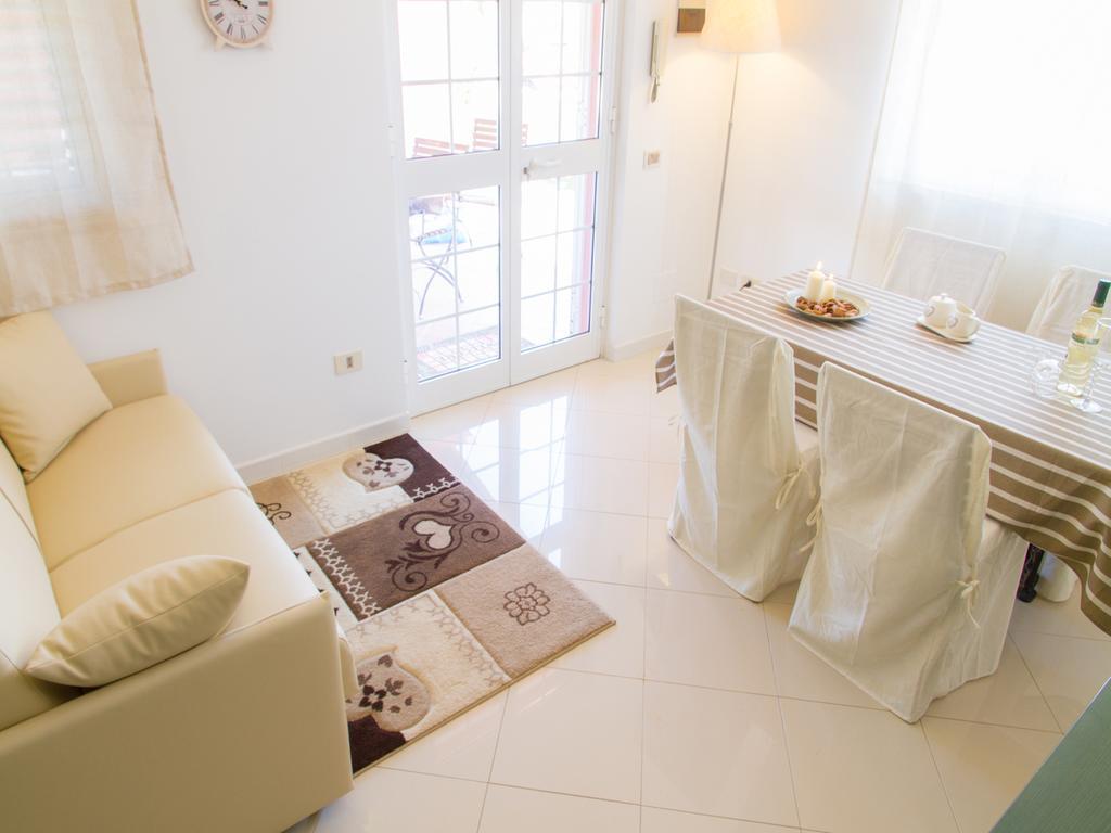 Gelso Bianco Apartments Campofelice Di Roccella Exterior foto